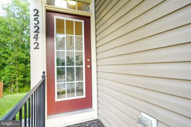 25242 Demilton Terrace, Chantilly, VA 20152 - photo 2