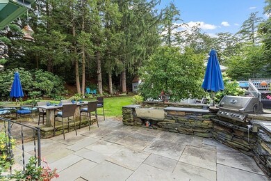 12 Montague St, Turners Falls, MA 01376 - photo 6