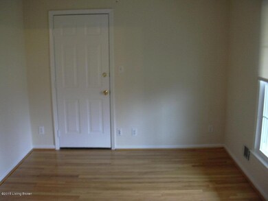 9204 Waltlee Rd, Louisville, KY 40291 - photo 3