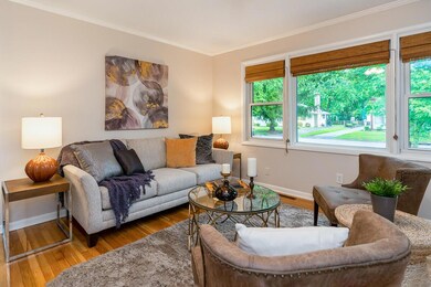 2519 Cranford living room 1
