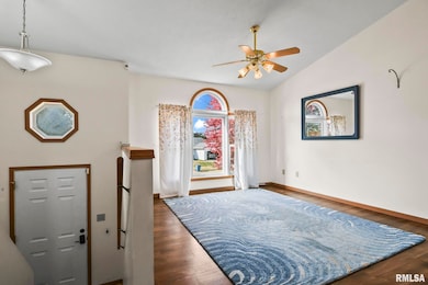 3058 Twin Lakes Dr, Springfield, IL 62707 - photo 4