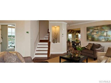 UPSTAIRS FOYER