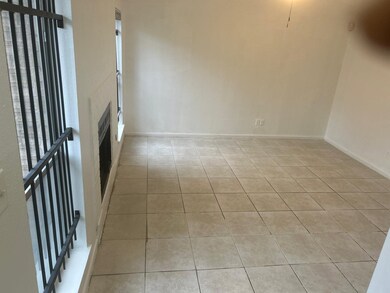 12300 Brookglade Cir unit 124, Houston, TX 77099 - photo 5