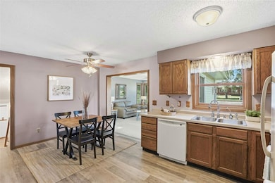 41 Williams Cir, Hills, IA 52235 - photo 6