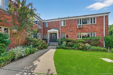 72 Lawrence Ct unit D, White Plains, NY 10603 - photo 3