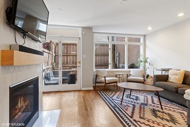 2733 N Janssen Ave unit B, Chicago, IL 60614 - photo 2