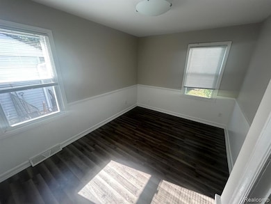 23109 Stauber Ave, Hazel Park, MI 48030 - photo 6