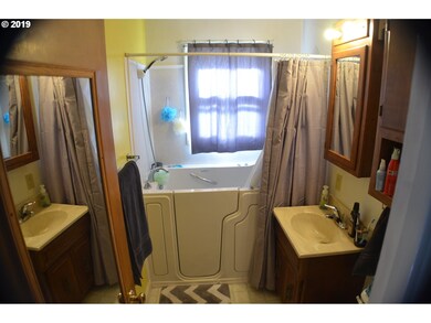 245 N Humbolt St, Canyon City, OR 97820 - photo 6