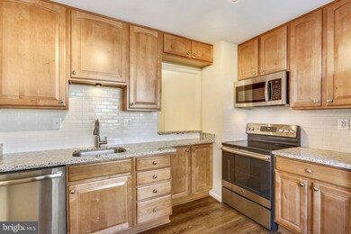 17727 Lochness Cir, Olney, MD 20832 - photo 5