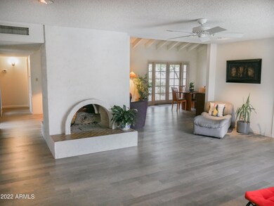 3033 E Clarendon Ave-1