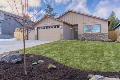 2805 SW 32nd St, Redmond, OR 97756 - photo 2