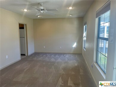 1124 N San Marcos St, Seguin, TX 78155 - photo 4