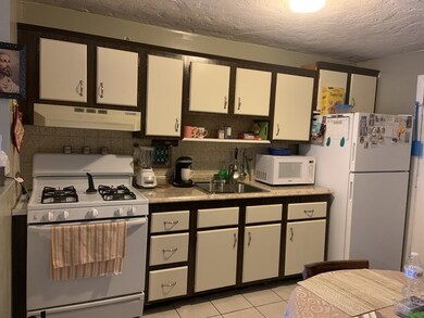 270 E Haverhill St unit 11, Lawrence, MA 01841 - photo 2