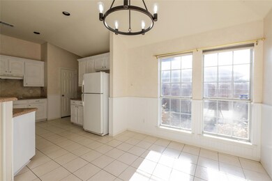 2705 Crystal Glenn Cir, Hurst, TX 76054 - photo 6