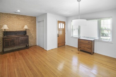 4617 De Lange Ln, Houston, TX 77092 - photo 4