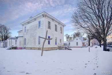 102 N 4th St, Carrollton, IL 62016 - photo 7