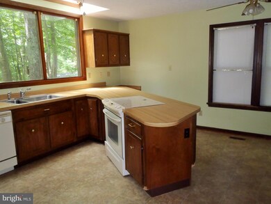 23316 Red Oak Ct, California, MD 20619 - photo 5