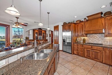 131 Fairway Loop Dr, Pottsboro, TX 75076 - photo 3