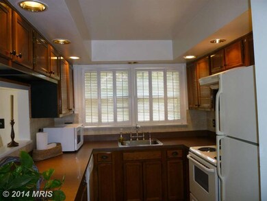 12847 Mill Brook Ct, Woodbridge, VA 22192 - photo 3