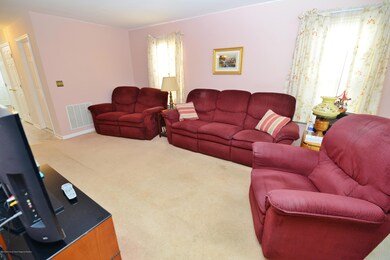 148 Heron Ct, Manalapan, NJ 07726 - photo 4