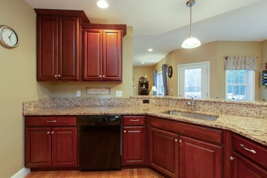 3 Crestview Cir, Merrimack, NH 03054 - photo 4