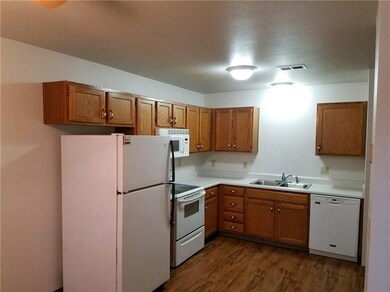 143 N Crest Dr, Raymore, MO 64083 - photo 4