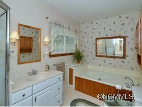 SPACIOUS MASTER BATHROOM