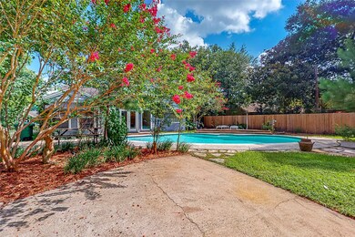 717 W 42nd St, Houston, TX 77018 - photo 5