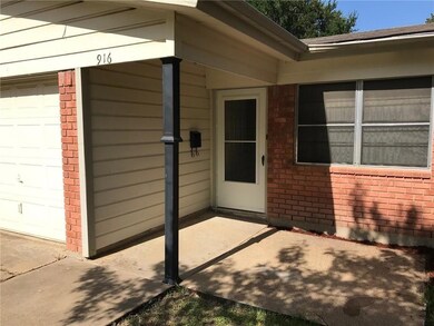 916 Jerry Ln, Bedford, TX 76022 - photo 2