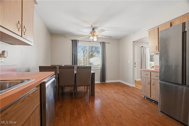 3255 Woodlawn Dr, Cleveland, OH 44134 - photo 6