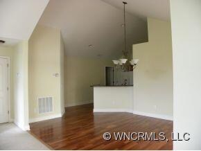 Dining area & Breakfast bar
