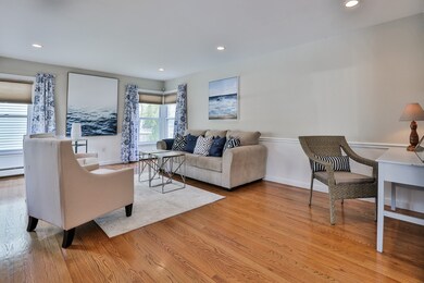 29 Franklin St, Newburyport, MA 01950 - photo 3