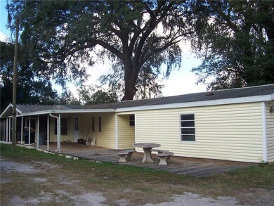 39208 Lizabeth Cir, Zephyrhills, FL 33542 - photo 2