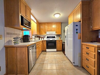 167 E Hadley Rd, Amherst, MA 01002 - photo 3