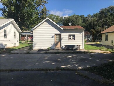 2807 Des Moines St, Des Moines, IA 50317 - photo 4