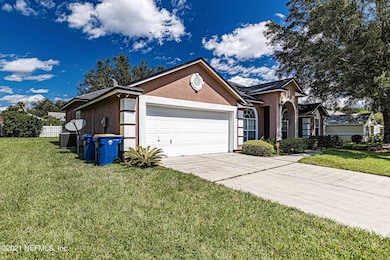 11033 Lydia Estates Dr W, Jacksonville, FL 32218 - photo 2