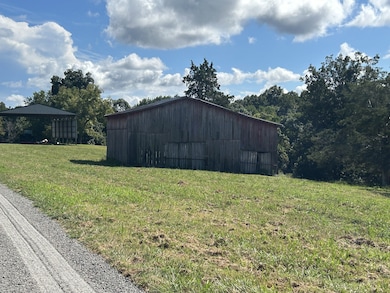 1036 Union Camp Rd, Lafayette, TN 37083 - photo 3