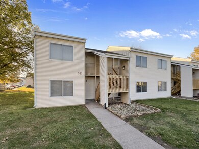 32 Coventry Ln Apt 2