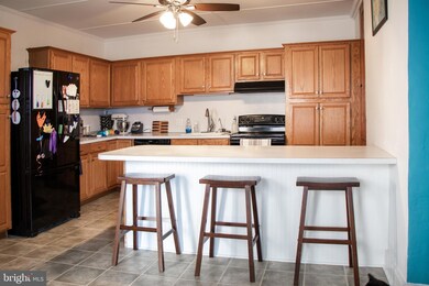 232 S Main St, Chambersburg, PA 17201 - photo 7