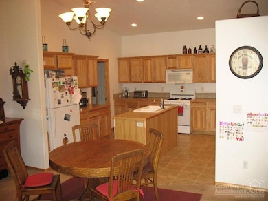 1986 NW Joshua Tree Ct, Redmond, OR 97756 - photo 7