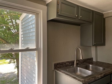 2233 E Lynn St, Anderson, IN 46016 - photo 7