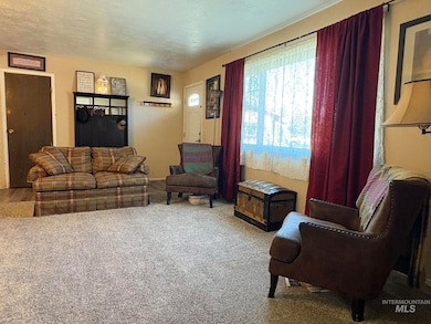 636 Spruce Cir, Gooding, ID 83330 - photo 7