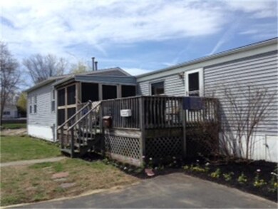 25 Crompton St, Acushnet, MA 02743 - photo 2