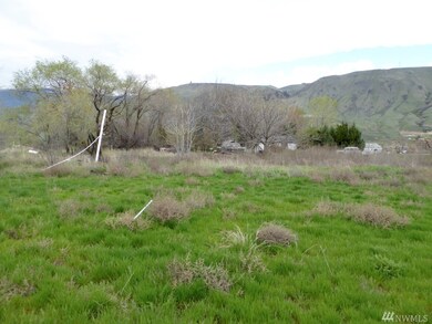 611 S Jarvis Ave, East Wenatchee, WA 98802 - photo 3