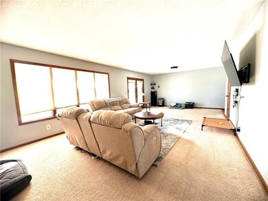 3227 Hull Ave, Des Moines, IA 50317 - photo 6