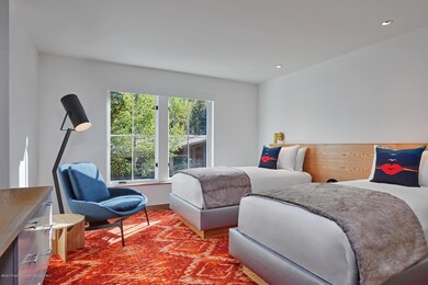 whoASEWHgr-325952-Three Bedroom Residenc