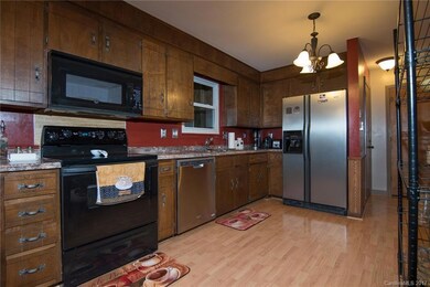 2407 Cliffside Dr, Statesville, NC 28625 - photo 5