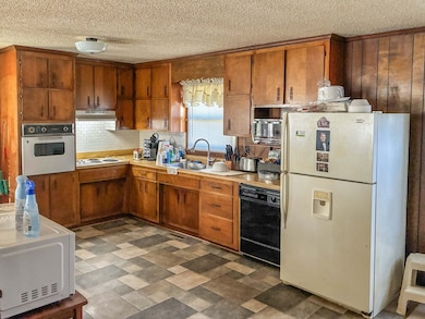 210 Lee Ave, Woodbury, TN 37190 - photo 7