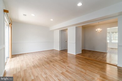 2029 Mayflower Dr, Woodbridge, VA 22192 - photo 5