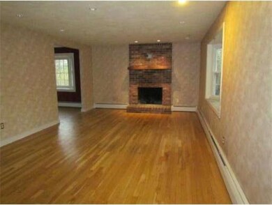 242 Worcester Ln, Waltham, MA 02451 - photo 4